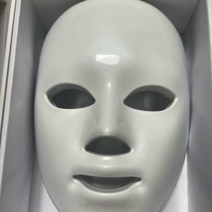 Deesse LED Mask (retail $1,900)